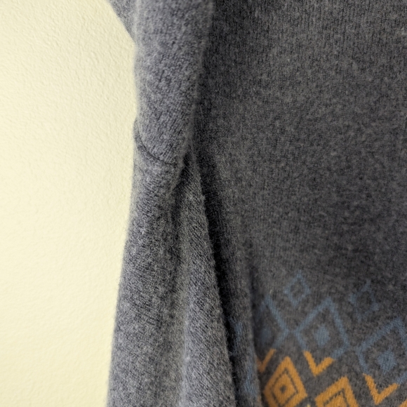 Gray Open Front Cardigan with Patterned Hem - Picture 8 of 16